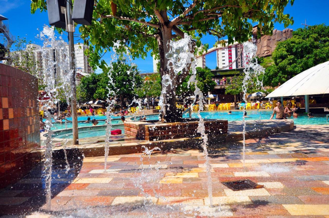 Villas Diroma Com Um Dia No Acqua Park, Splash E Slide Caldas Novas Exterior photo